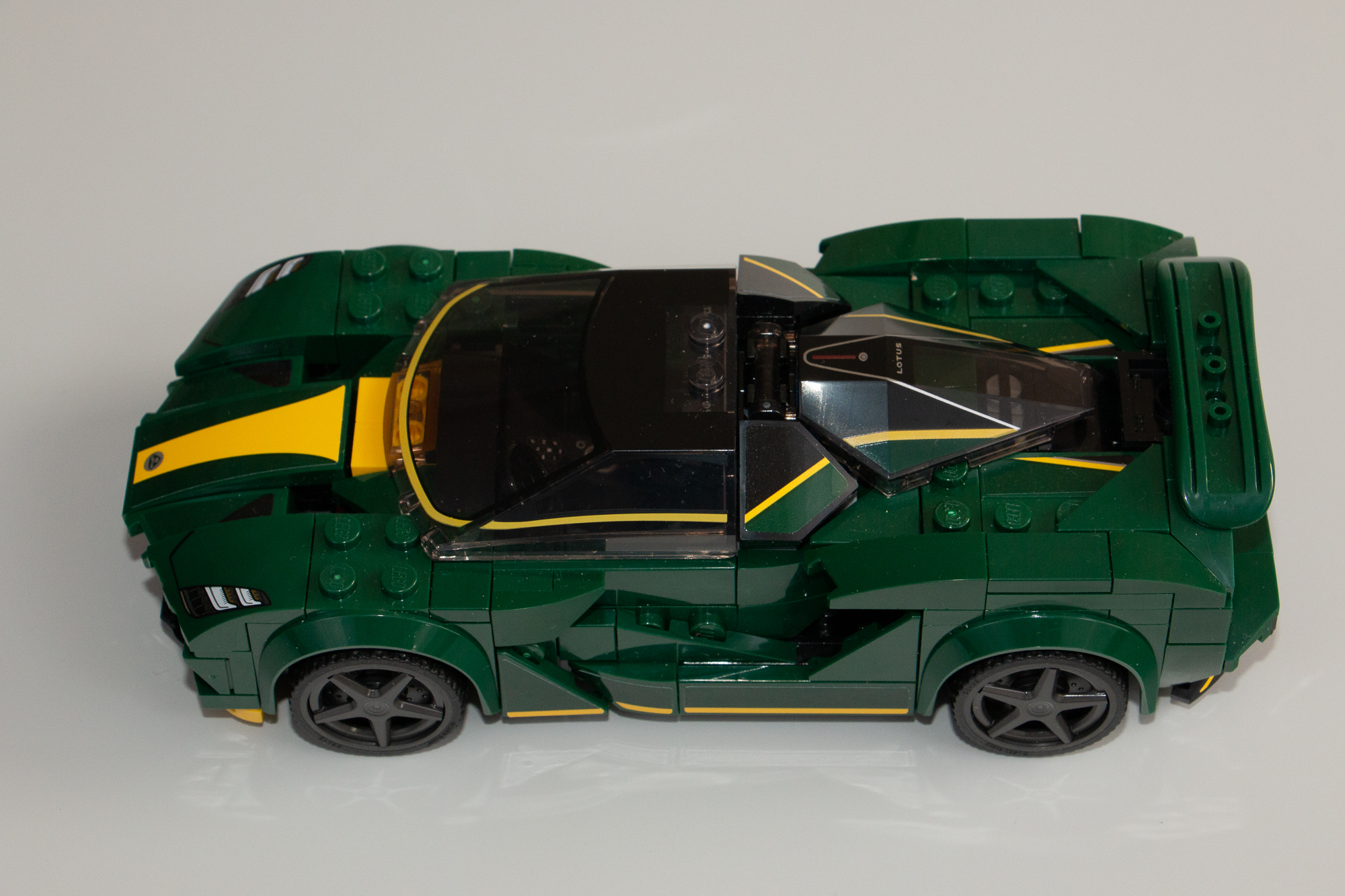 LEGO Speed Champions 76907 Lotus Evija review and gallery