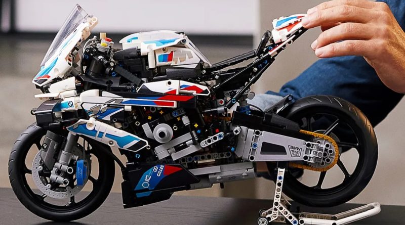 LEGO Technic 42130 BMW M 1000 RR - LEGO Speed Build Review 