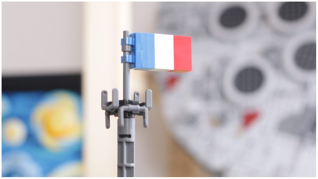 10307 Eiffel Tower Flag Header 1 1024x576