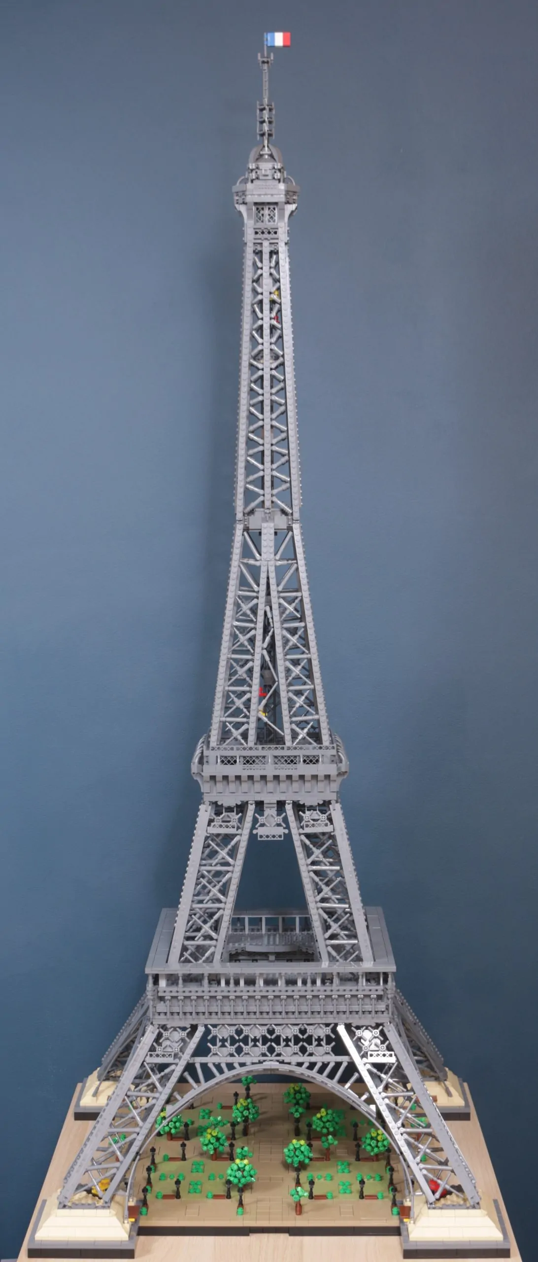 LEGO Icons 10307 Tour Eiffel examen complet et galerie