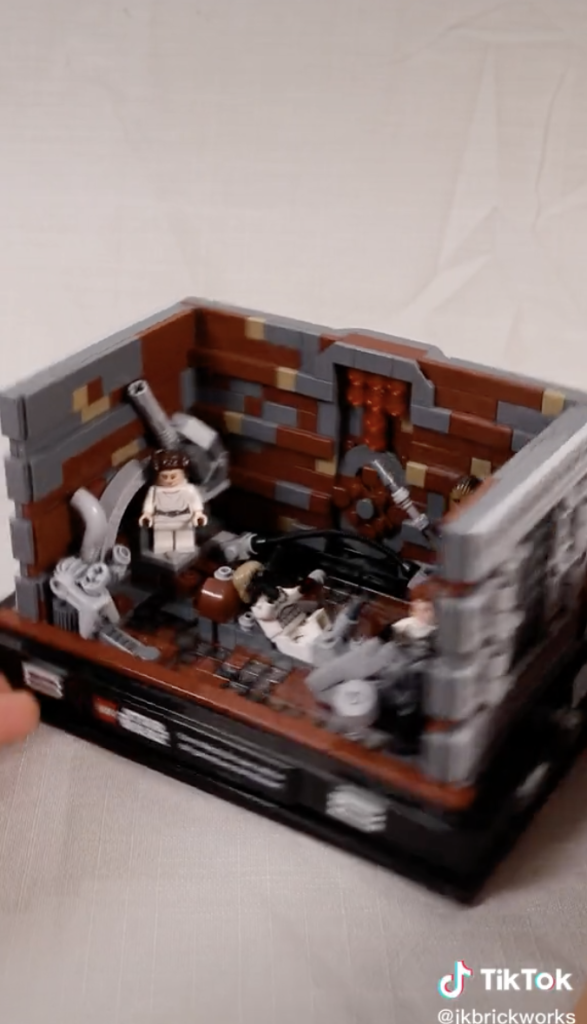 LEGO Star Wars Death Star søppelkomprimator Diorama motorisert 587x1024