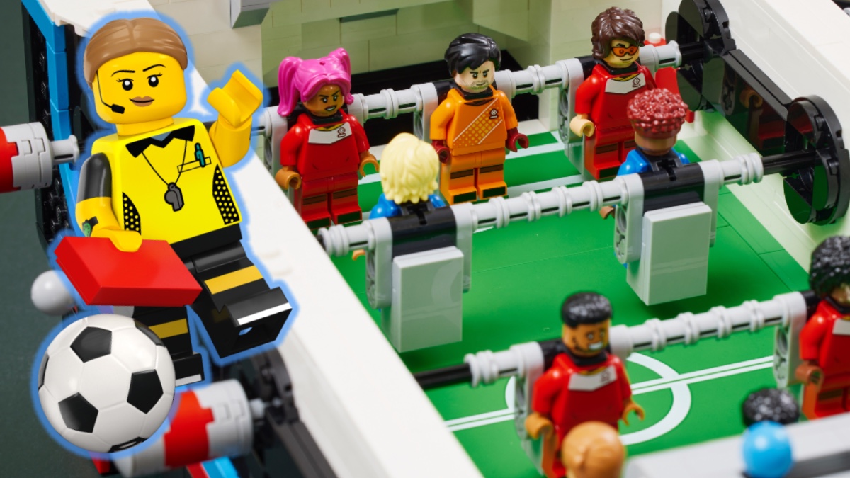 Il nuovo arbitro di LEGO è un autogol per 21337 Calcio balilla