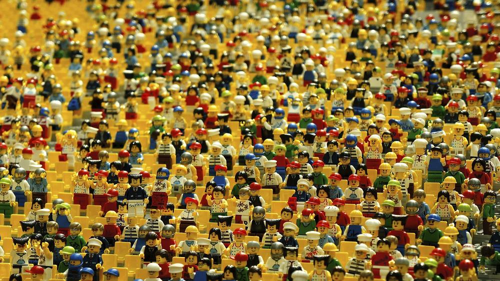 Minifigure Crowd 1