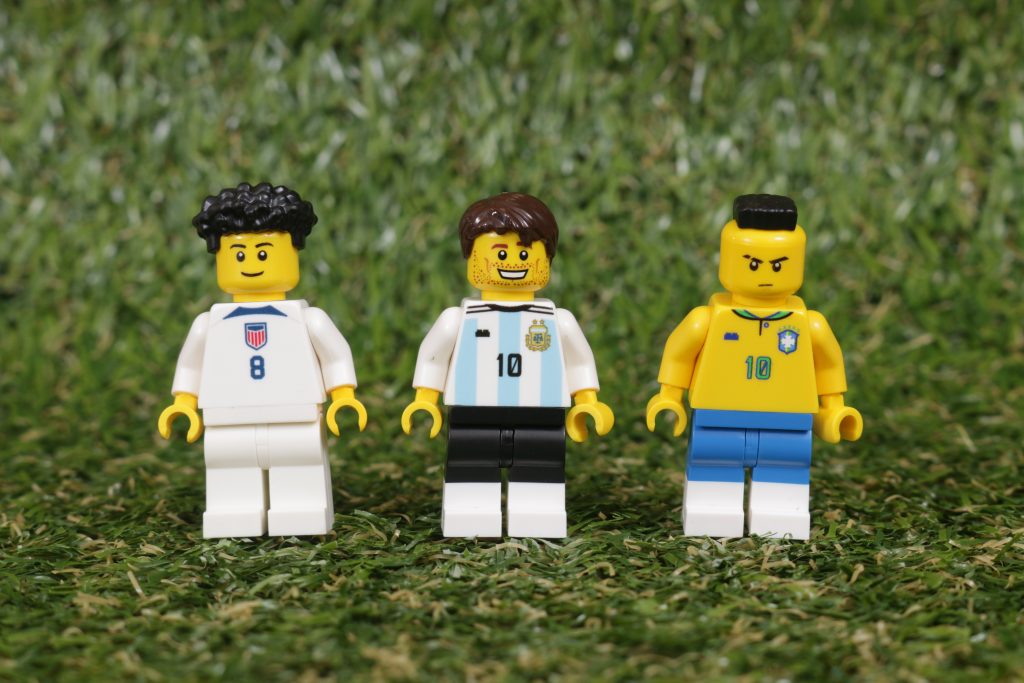 LEGO Football minifigures FIFA World Cup 2022 Qatar Brazil Argentina USA Messi Neymar McKennie FireStar Toys review 2