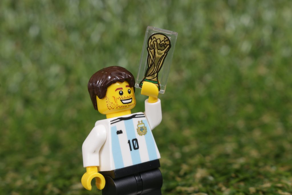 LEGO Football minifigures FIFA World Cup 2022 Qatar Brazil Argentina USA Messi Neymar McKennie FireStar Toys review 4i