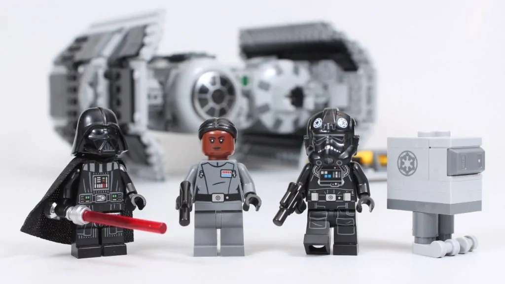 LEGO Star Wars 75347 TIE Bomber minifigures review featured