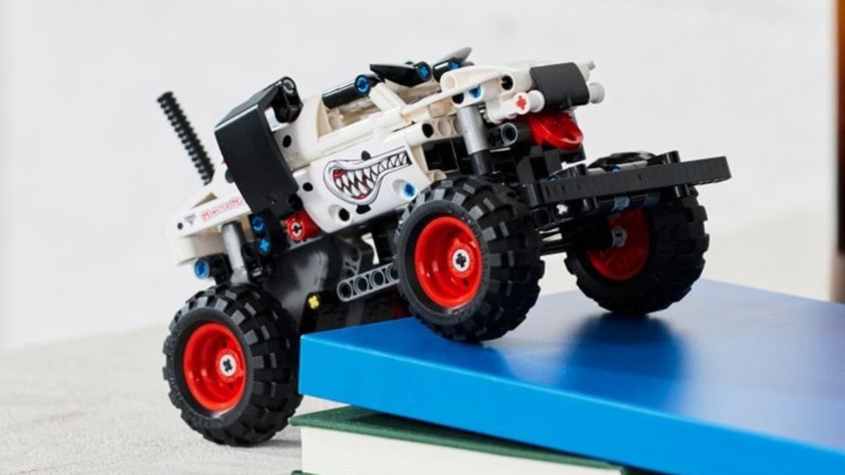 Every LEGO Technic Monster Jam set ever – December 2022