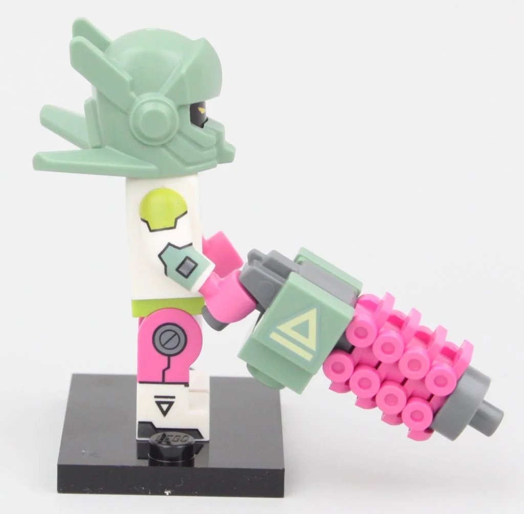 LEGO Collectible Minifigures 71037 Series 24 review Robot Warrior 3
