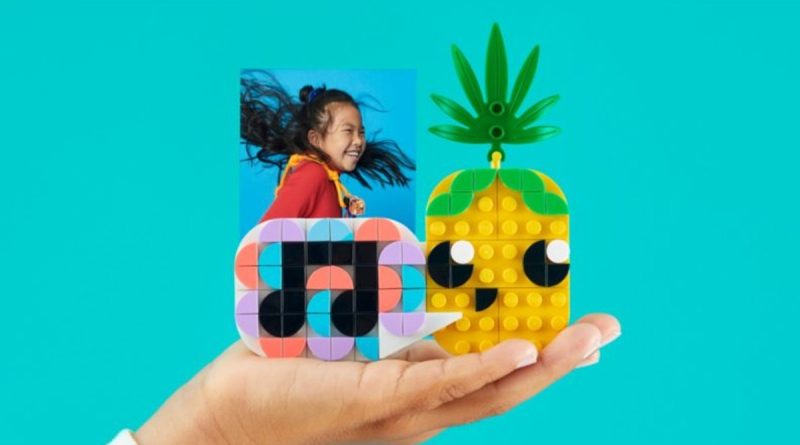LEGO DOTS 30560 Pineapple Photo Holder and Mini Board DOTS featured