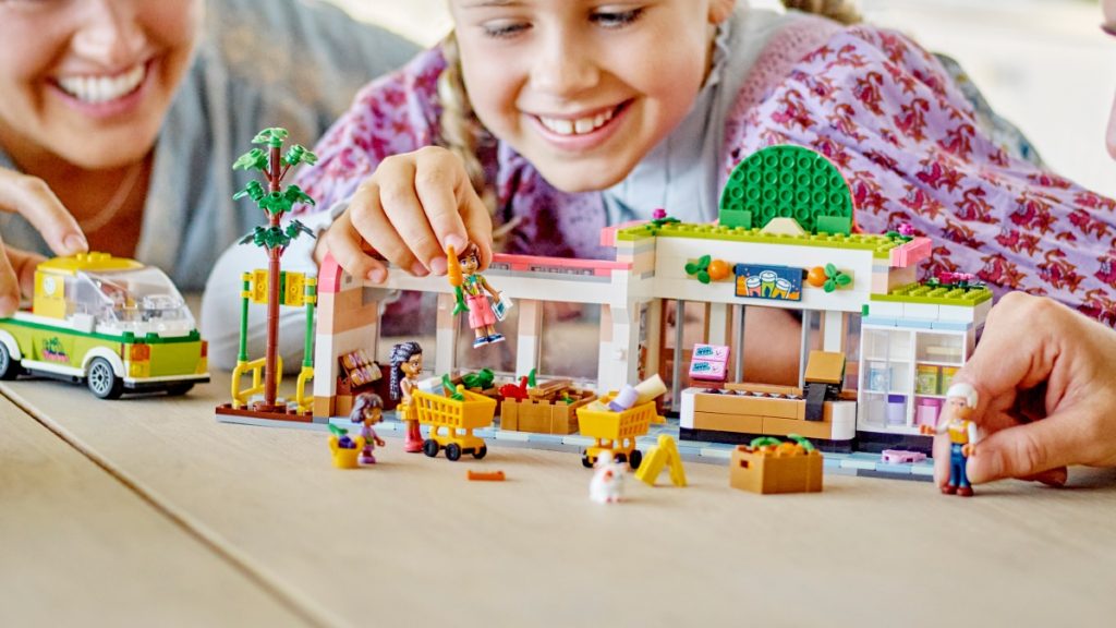 LEGO Friends 41729 Organic Grocery Store lifestyle featured
