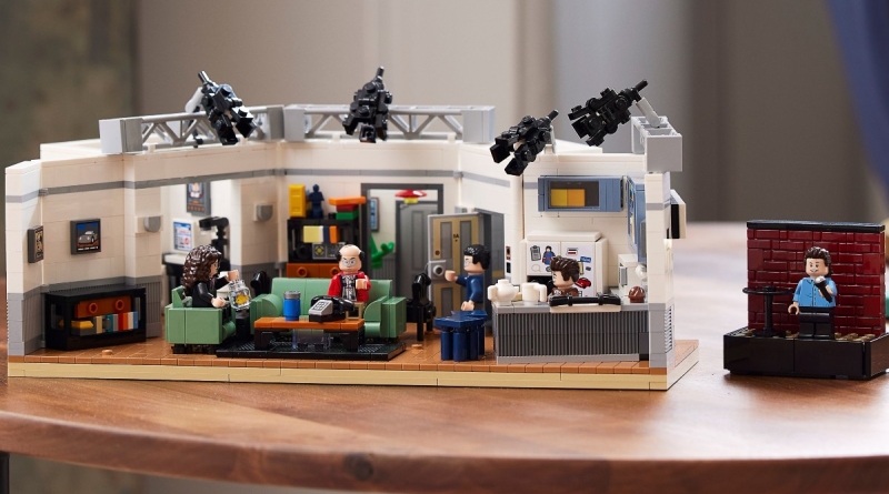 LEGO Ideas 21328 Seinfeld lifestyle resized featured
