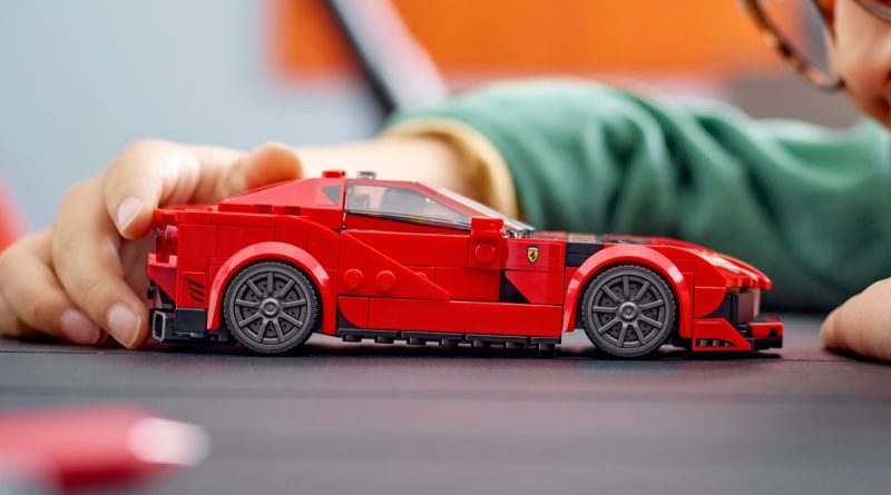 LEGO Speed Champions 76914 Ferrari 812 Competizione stile di vita in primo piano