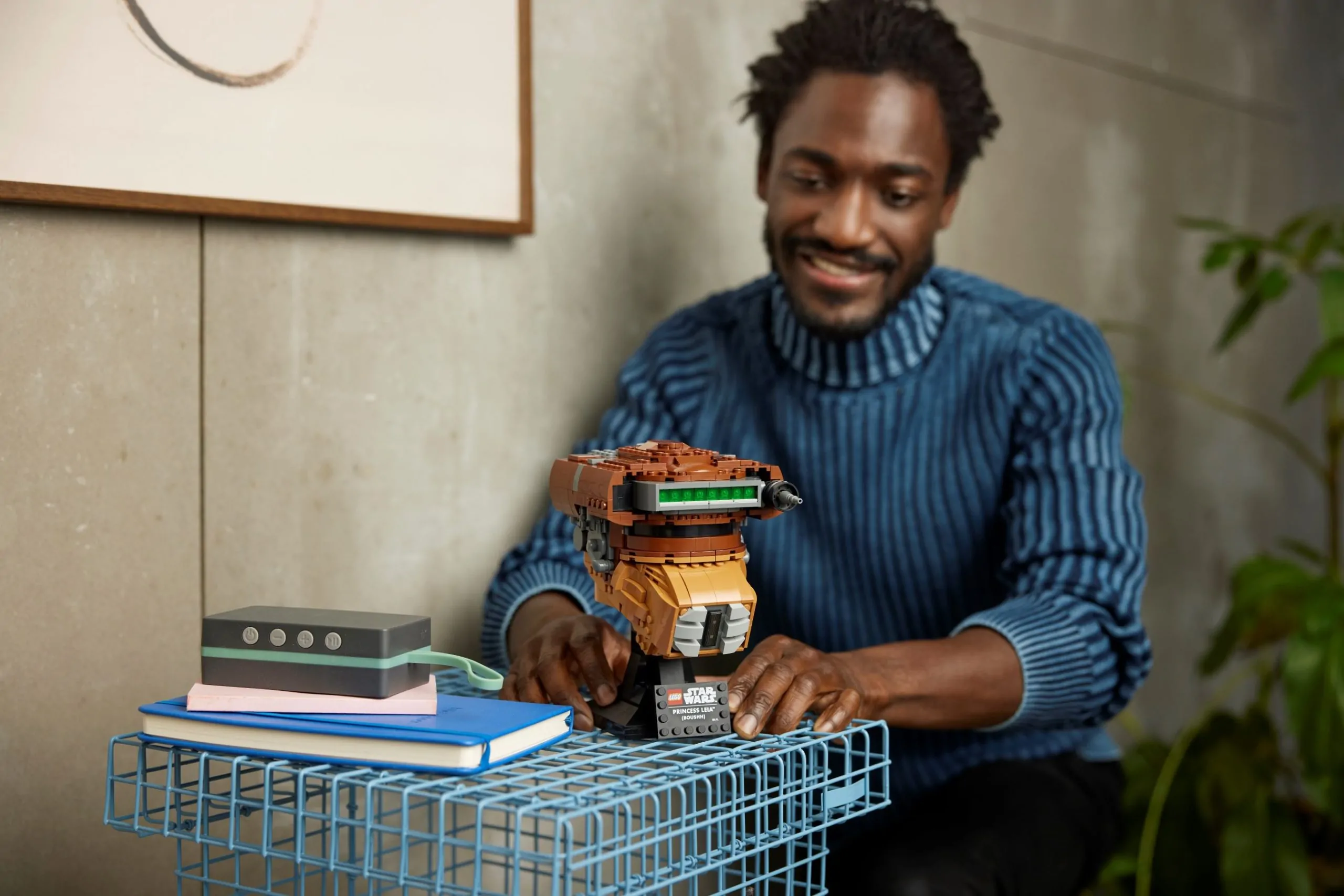 LEGO Star Wars 75351 Princess Leia (Boushh) Helmet revealed