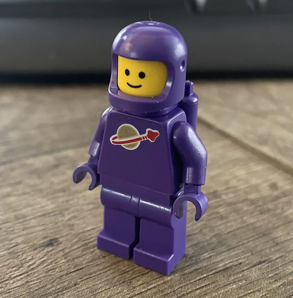 Here it is: the full purple LEGO Classic Space minifigure