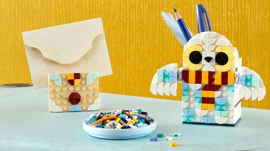 LegoHarry Poter dots 41809 Stile di vita del portamatite Hedwig in primo piano