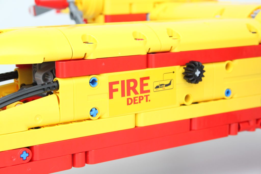 LEGO Technic 42152 Firefighter Aircraft review 21