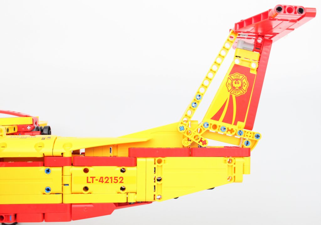 LEGO Technic 42152 Firefighter Aircraft review 7