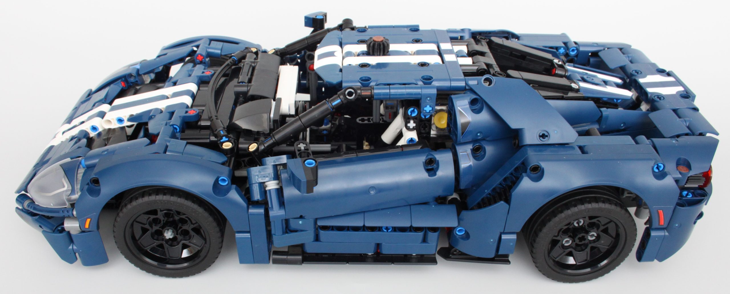 Comparing 42154 Ford GT to 10265 Ford Mustang : r/lego