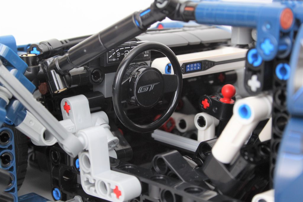LEGO Technic 42154 2022 Ford GT review 12