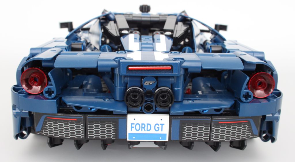 LEGO Technic 42154 2022 Ford GT review 14