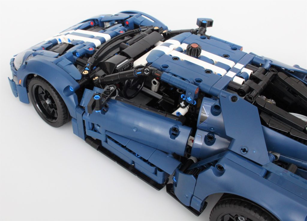 LEGO Technic 42154 2022 Ford GT review 28