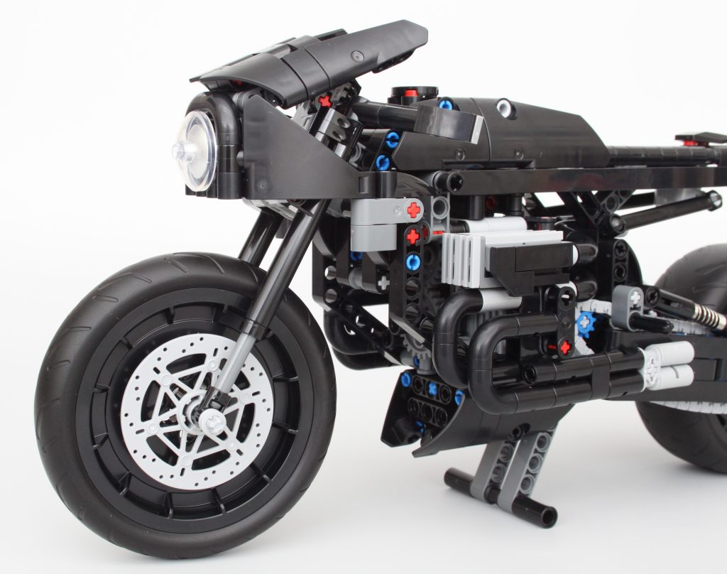 LEGO Technic 42155 The Batman Batcycle review 10