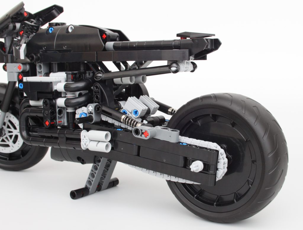 LEGO Technic 42155 The Batman Batcycle review 15