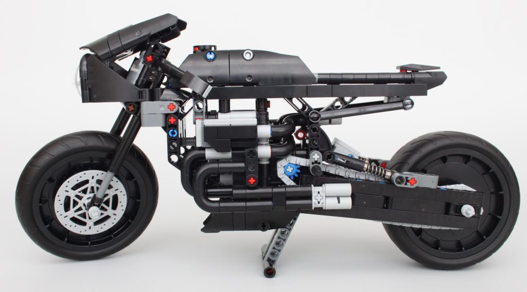 LEGO Technic 42155 The Batman Batcycle review 20