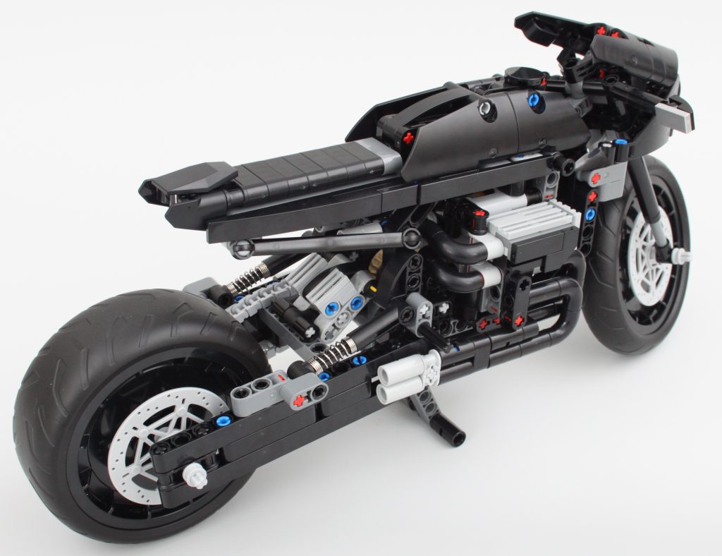 LEGO Technic 42155 The Batman Batcycle review 4
