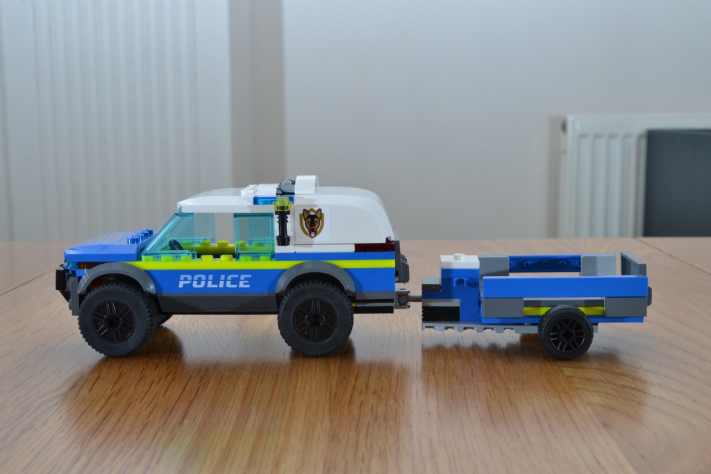 LEGO City 60369 Mobile Police Dog Training 4