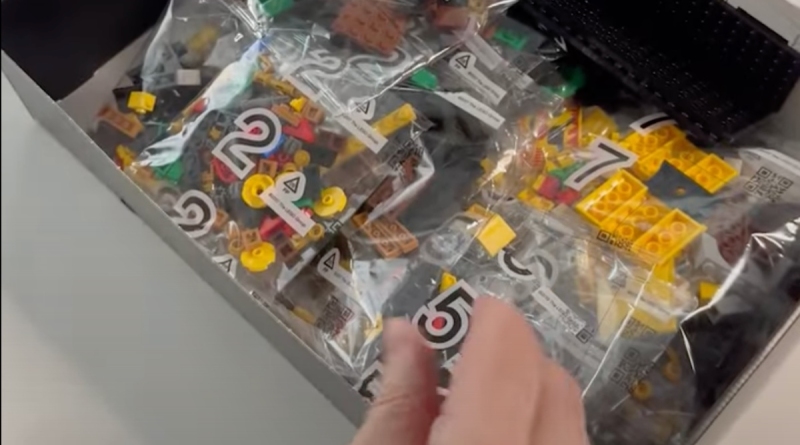 LEGO House 40504 Une vidéo de déballage Minifigure Tribute en vedette