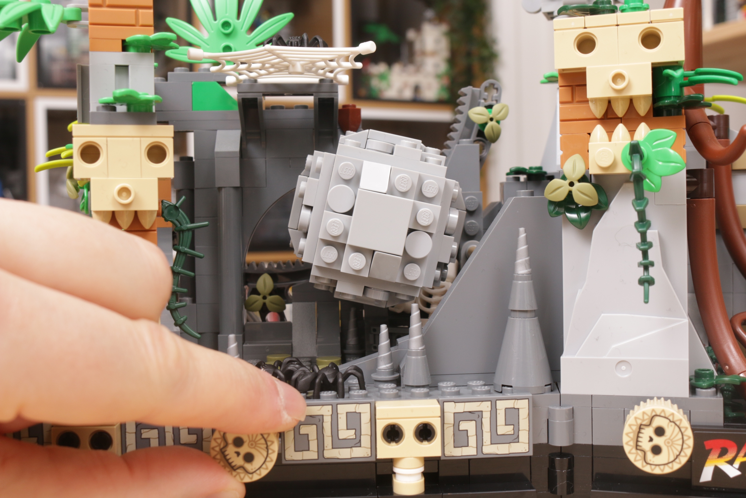 We Build LEGO Indiana Jones: Temple of the Golden Idol - IGN