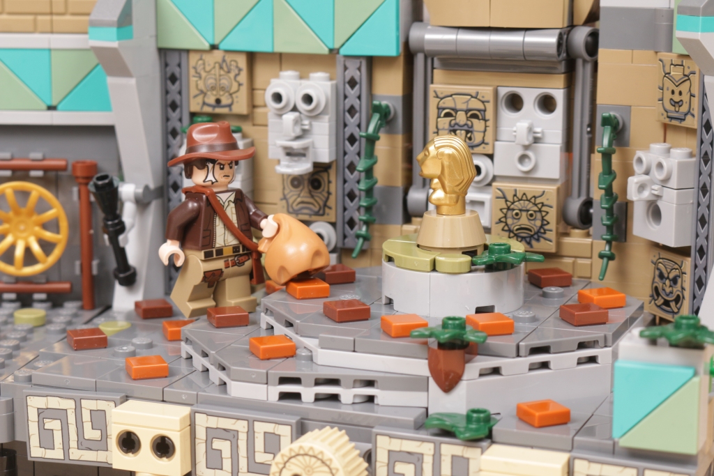 LEGO Indiana Jones 77015 Temple of the Golden Idol review 7