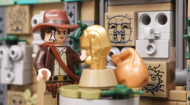 LEGO Indiana Jones 77015 Temple of the Golden Idol review featured 2