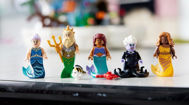 LEGO Disney 43225 Little Mermaid Royal Clamshell lifestyle featured minifigures