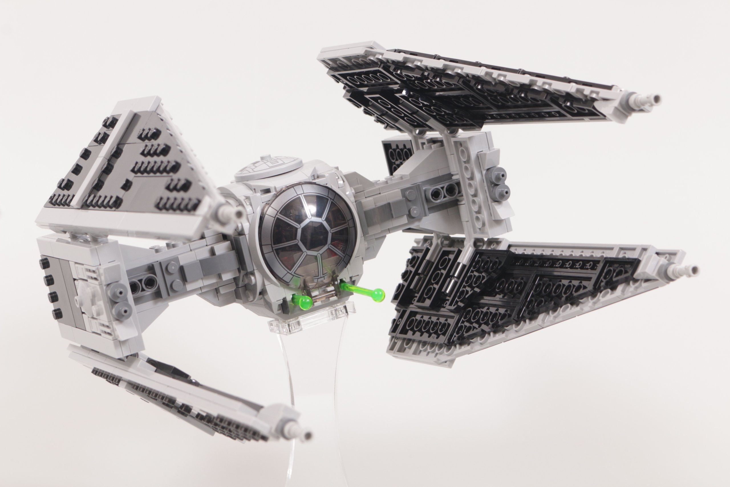 LEGO-Star-Wars-75348-Mandalorian-Fang-Fighter-vs.-TIE-Interceptor-review-13-scaled.jpg