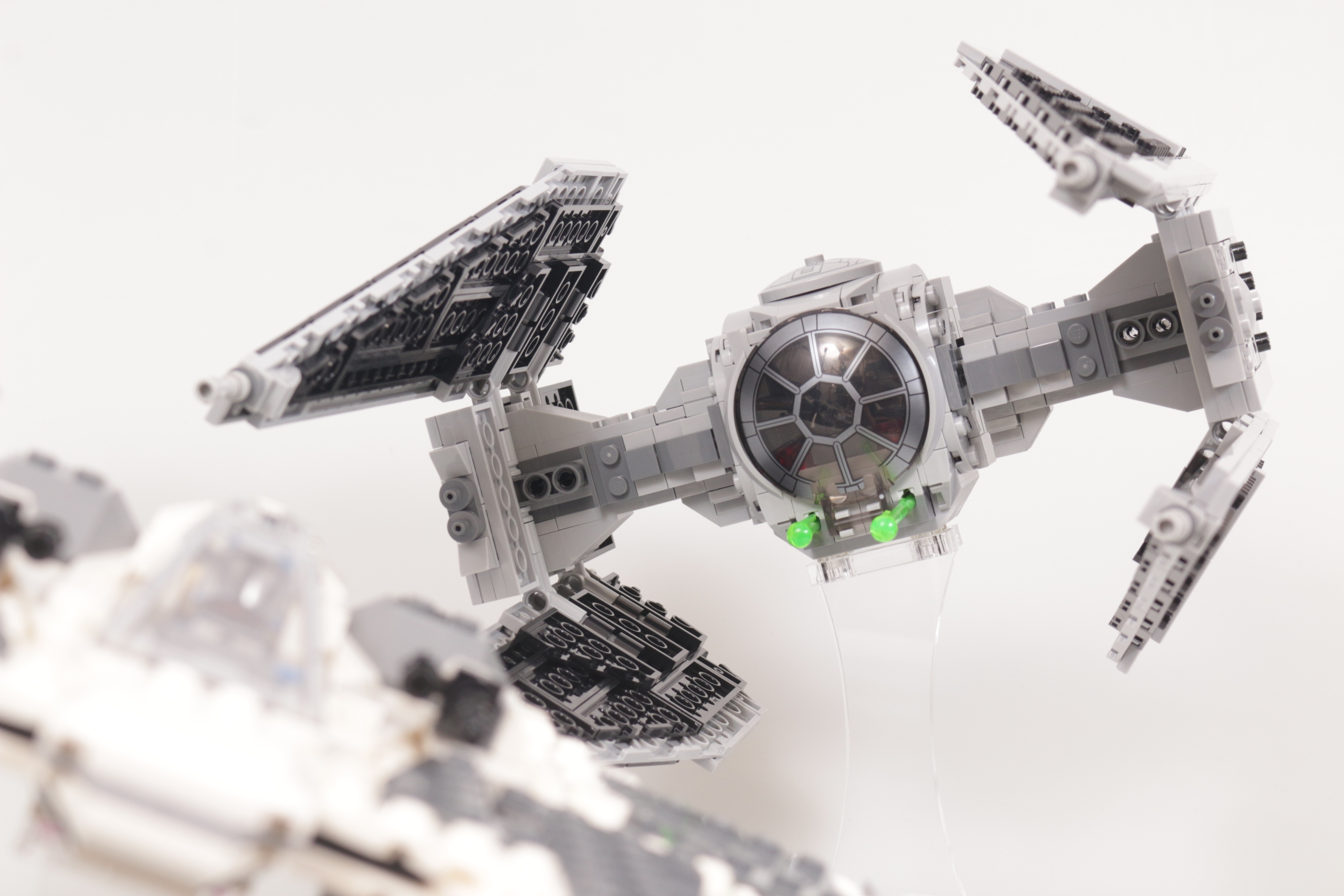 LEGO Star Wars 75348 Mandalorian Fang Fighter vs. TIE Interceptor review 2 scaled