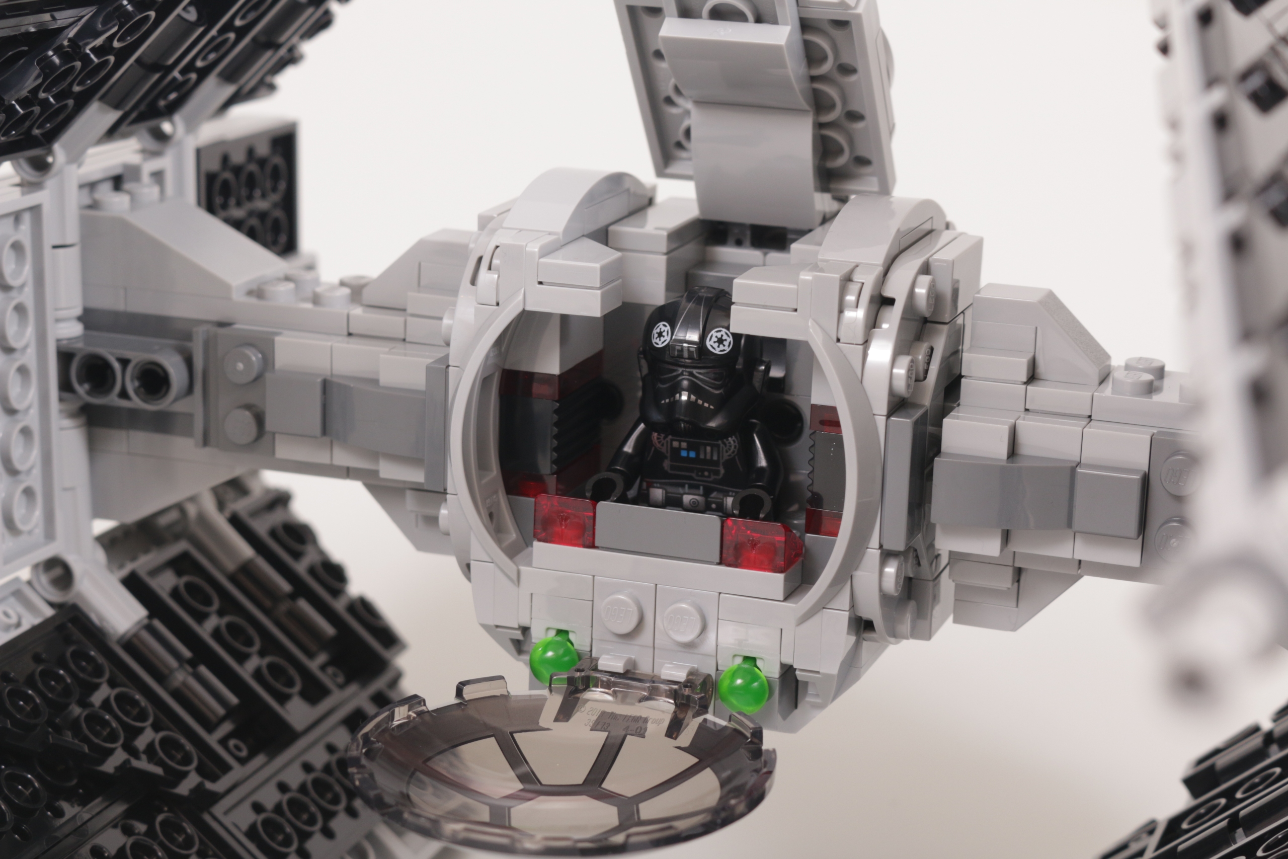 LEGO Star Wars 75348 Mandalorian Fang Fighter vs. TIE Interceptor review 20 scaled