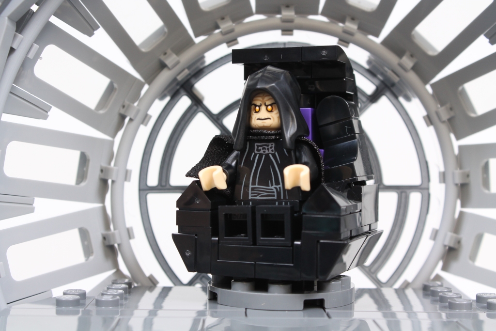 LEGO Star Wars 75352 Diorama de la salle du trône des empereurs revue 15