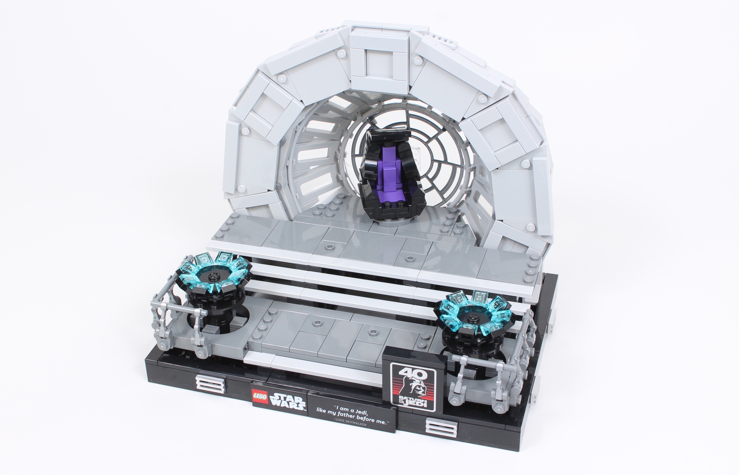 LEGO Star Wars 75352 Emperors Throne Room Diorama review 19 scaled