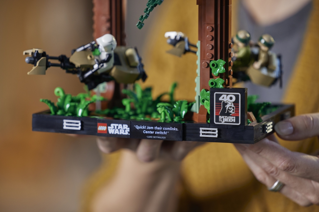LEGO Star Wars 75353 Diorama de poursuite en speeder Endor 6