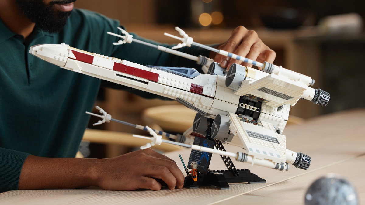 LEGO Star Wars UCS 75355 X-wing revealed