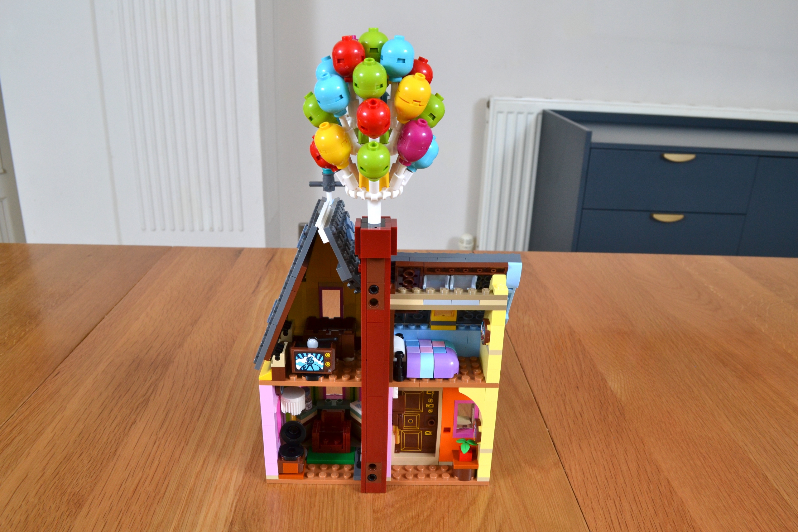 LEGO IDEAS - Pixar's Up House With Balloons