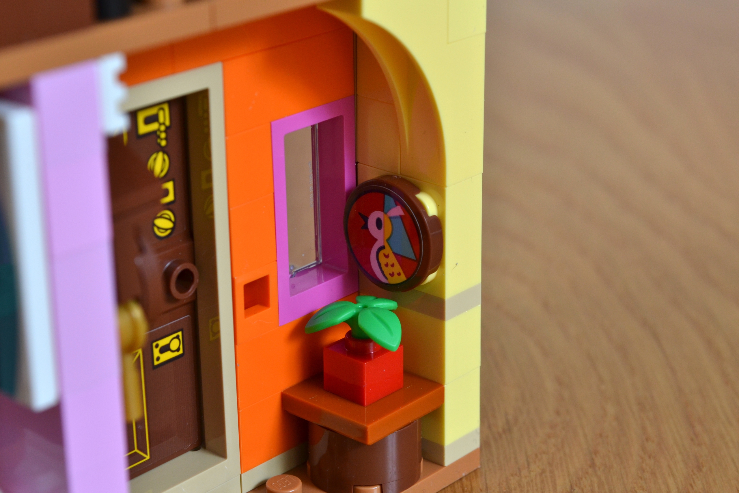 LEGO Disney 43217 'Up' House - Adventure awaits! [Review] - The Brothers  Brick