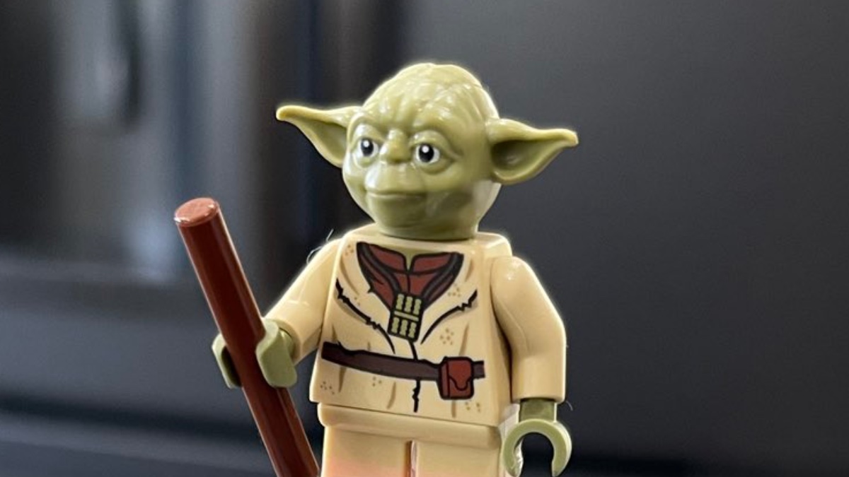 LEGO Star Wars Yoda's new legs revealed: thanks, we hate it