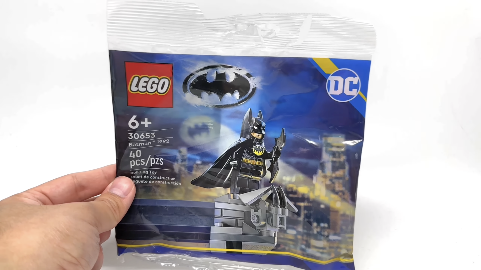 First look at brand new LEGO DC 30653 Batman 1992 polybag