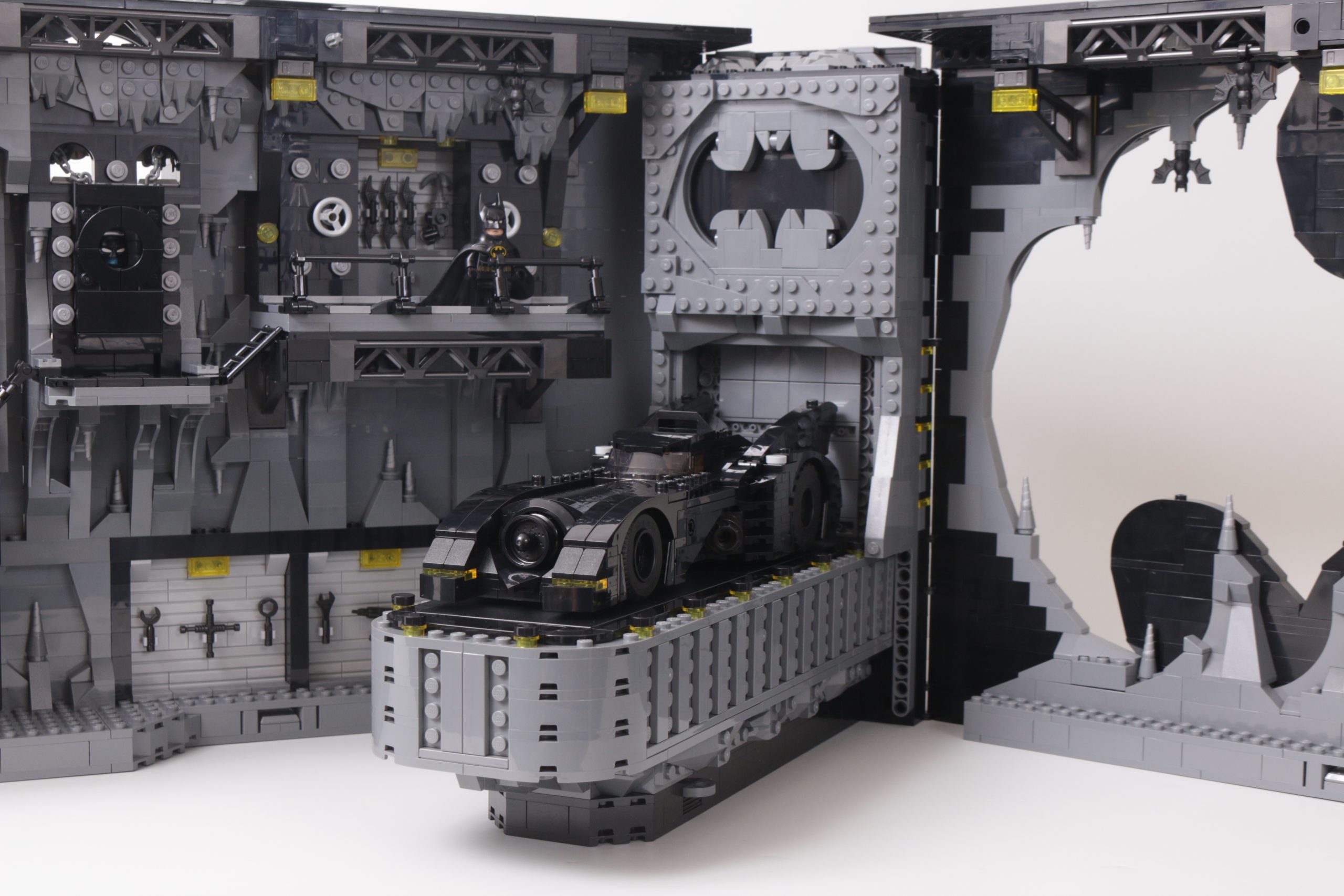 LEGO Batman 76252 Batcave Shadowbox - more than a big black box of bricks?  [Review] - The Brothers Brick