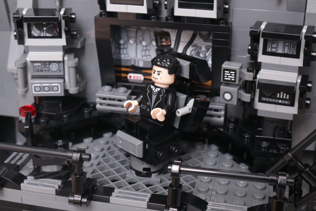 LEGO Batman 76252 Batcave – Shadow Box review 37 1024x683