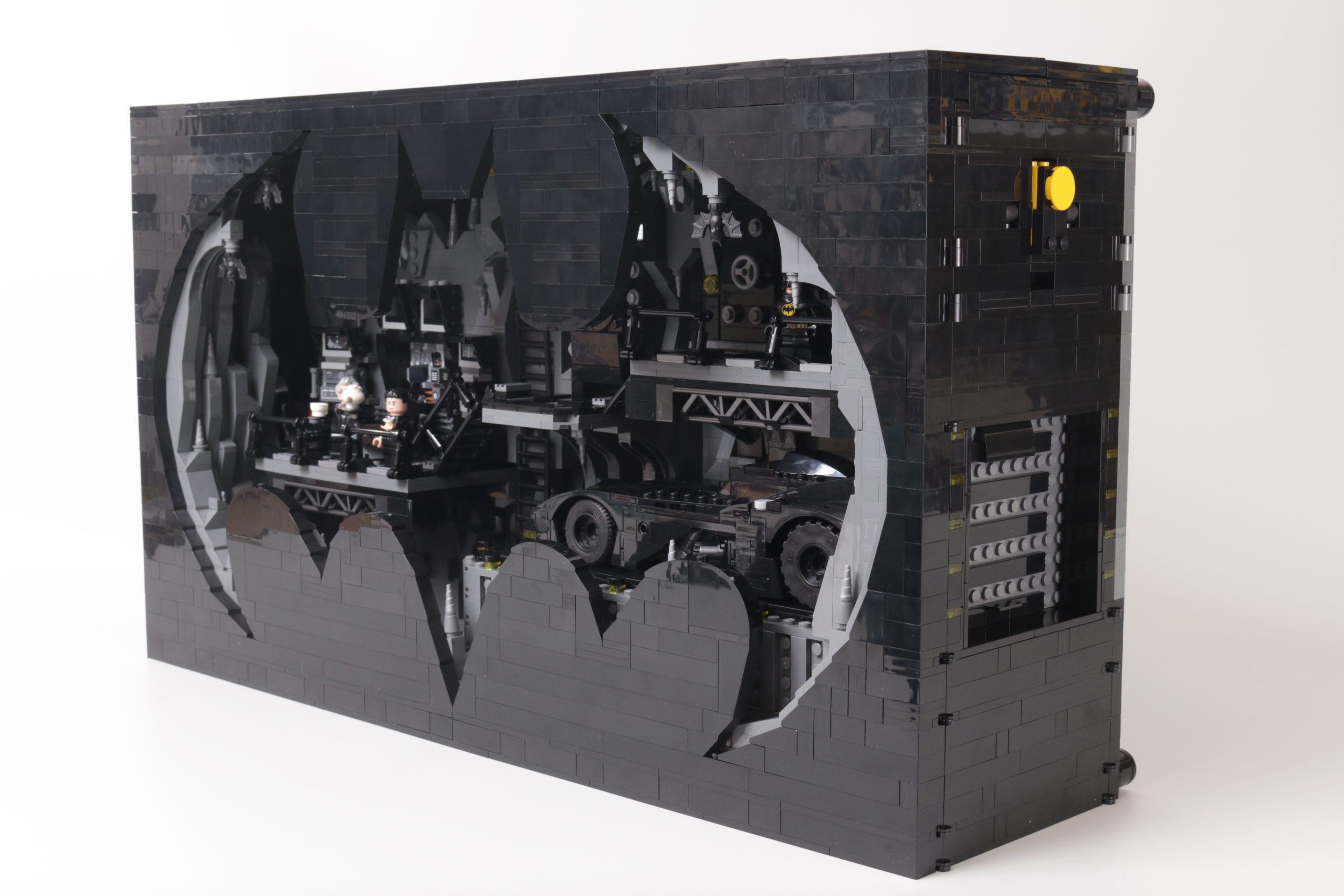 LEGO 76252 Batcave - Shadow Box review