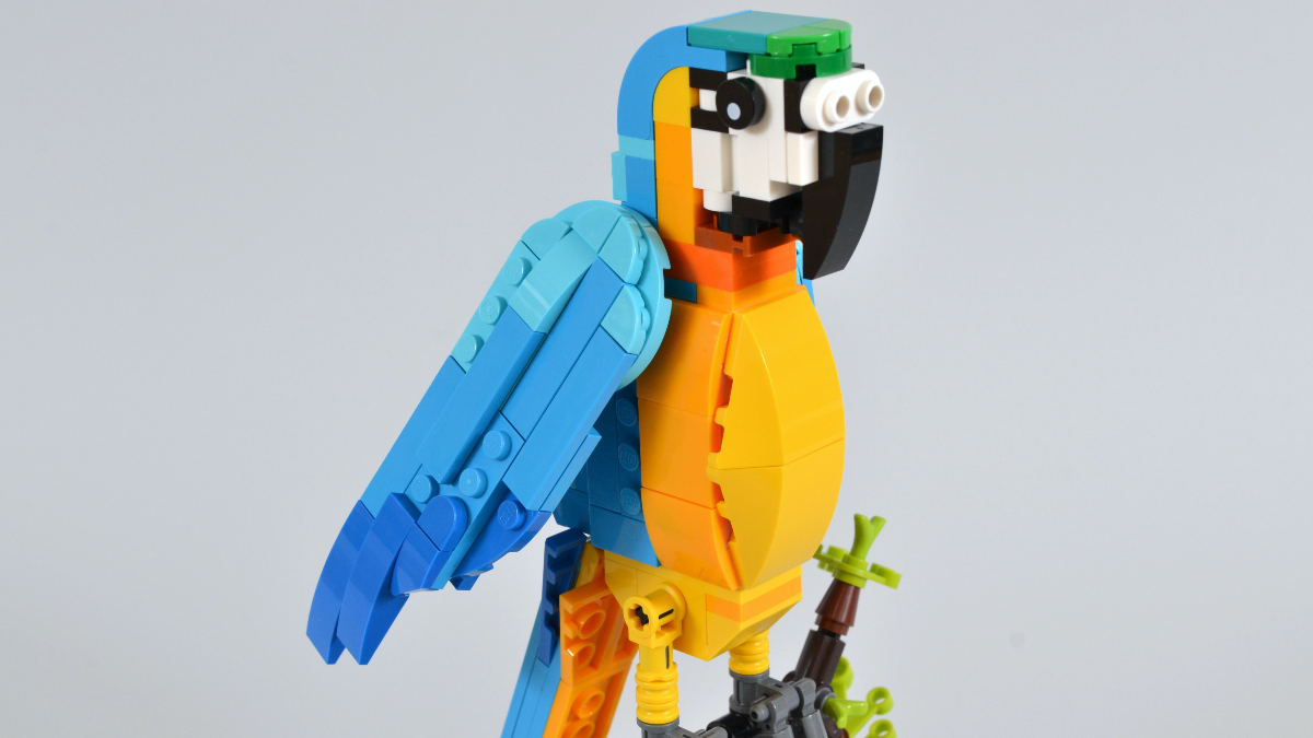 LEGO Creator 3-in-1 31136 Exotic Parrot review and gallery